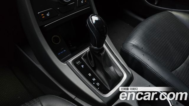 Hyundai AVANTE 2014 — photo 9
