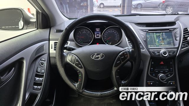 Hyundai AVANTE 2014 — photo 13