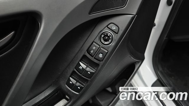 Hyundai AVANTE 2014 — photo 17
