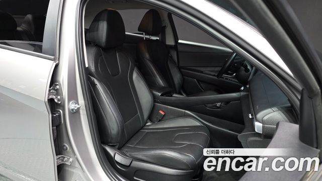 Hyundai AVANTE 2021 — photo 17
