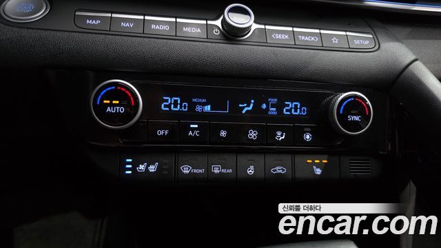 Hyundai AVANTE 2021 — photo 24
