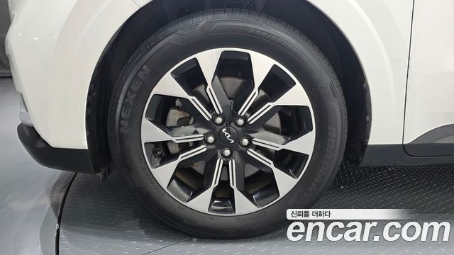 Kia Canival 2023 — photo 5