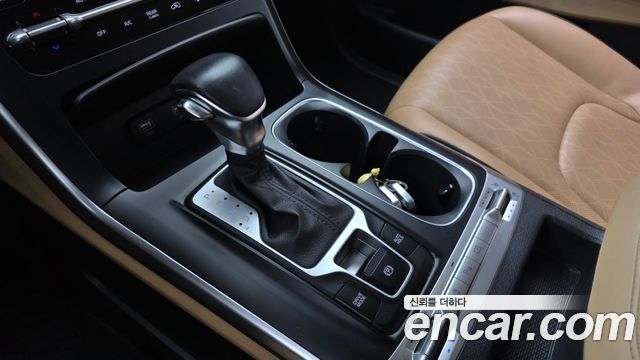 Kia Canival 2023 — photo 9