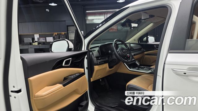 Kia Canival 2023 — photo 10