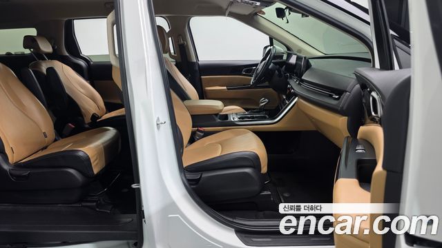 Kia Canival 2023 — photo 11