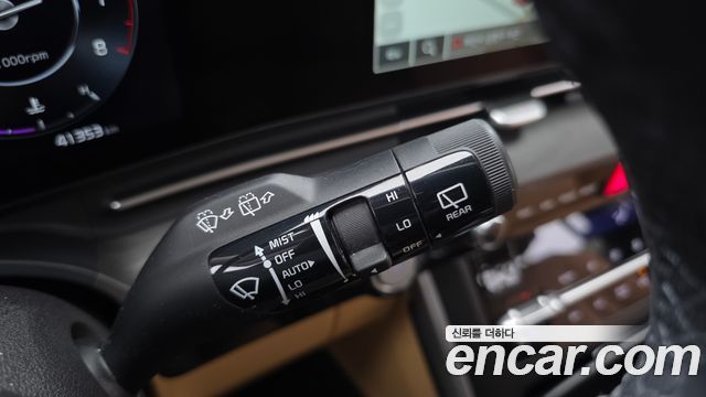 Kia Canival 2023 — photo 18