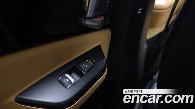 Kia Canival 2023 — photo 19