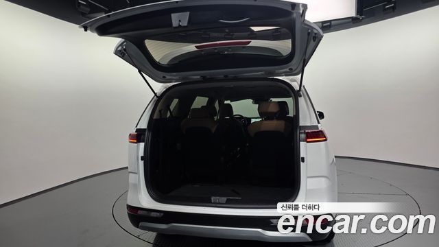 Kia Canival 2023 — photo 20