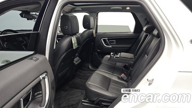 Land Rover Discovery Sport 2019 — photo 17