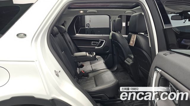 Land Rover Discovery Sport 2019 — photo 18