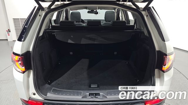 Land Rover Discovery Sport 2019 — photo 26