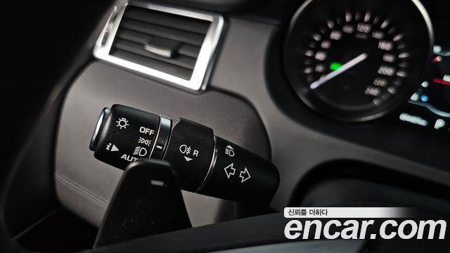 Land Rover Discovery Sport 2019 — photo 29