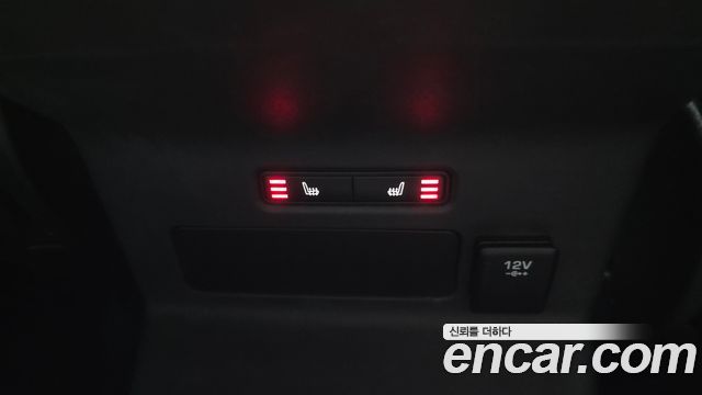 Land Rover Range Rover Velar 2018 — photo 25