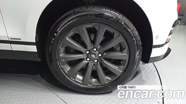Land Rover Range Rover Velar 2018 — photo 7