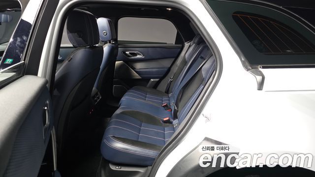 Land Rover Range Rover Velar 2018 — photo 16