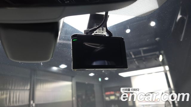 Land Rover Range Rover Velar 2018 — photo 33
