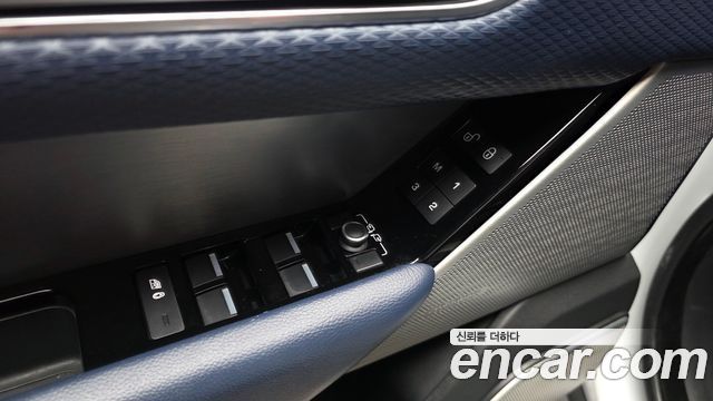 Land Rover Range Rover Velar 2018 — photo 34