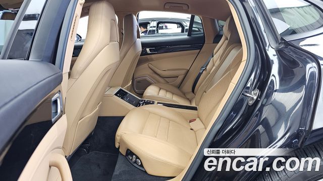 Porsche Panamera 2021 — photo 16