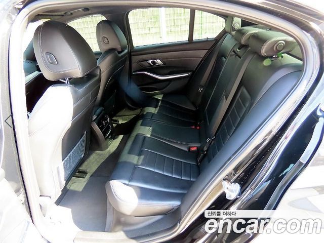 BMW 3-Series 2021 — photo 6