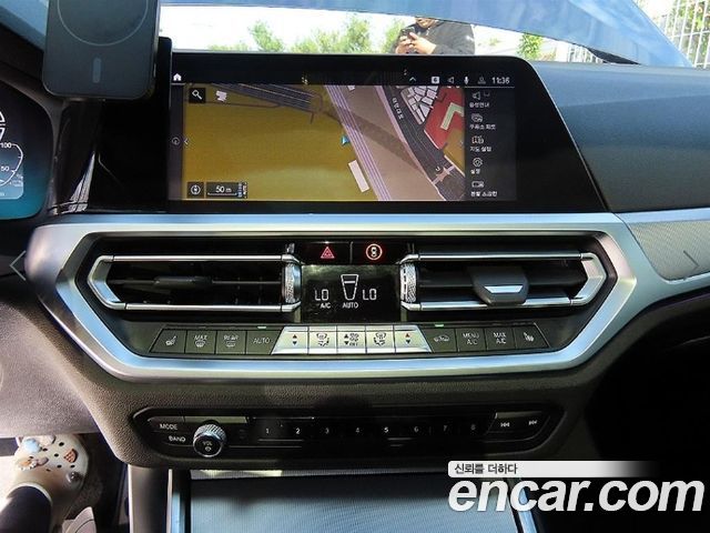BMW 3-Series 2021 — photo 13