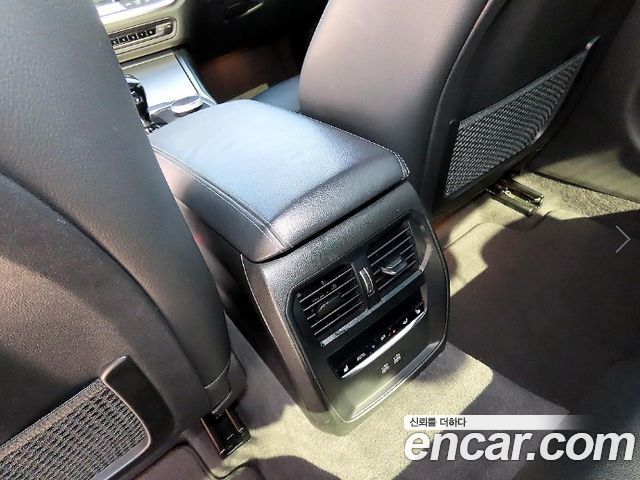 BMW 3-Series 2021 — photo 15