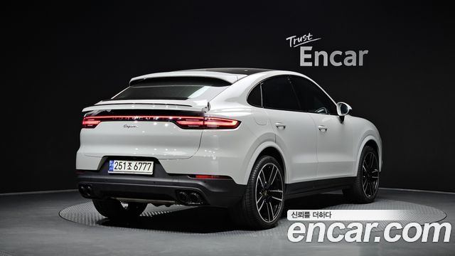 Porsche Cayenne 2021 — photo 2
