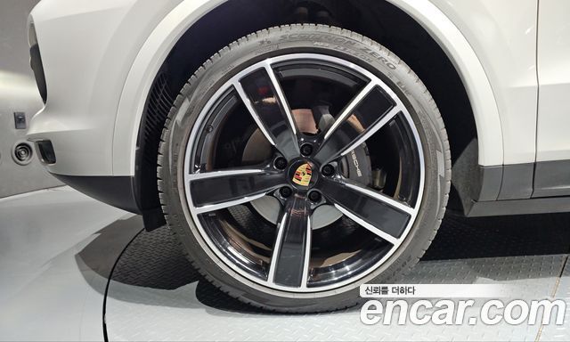 Porsche Cayenne 2021 — photo 5