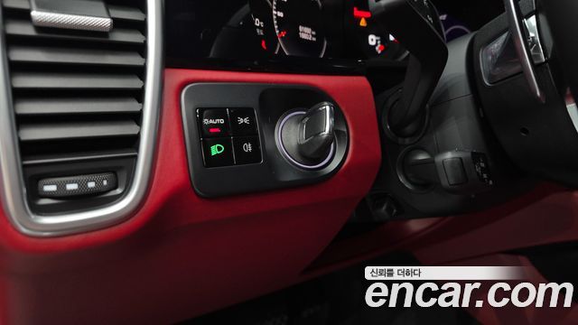 Porsche Cayenne 2021 — photo 25