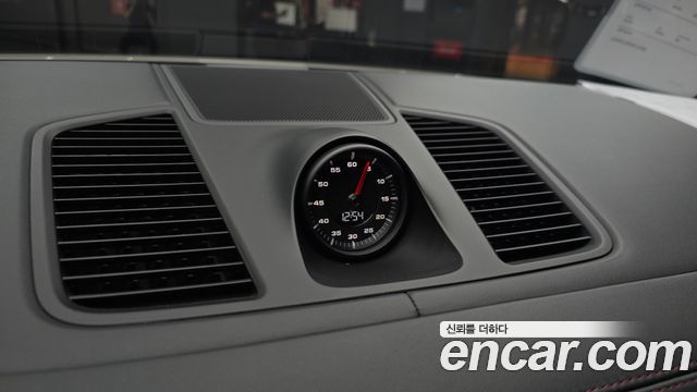 Porsche Cayenne 2021 — photo 26