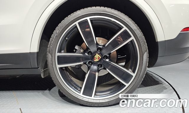 Porsche Cayenne 2021 — photo 7