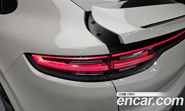 Porsche Cayenne 2021 — photo 9