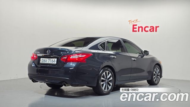 Nissan Altima 2017 — photo 2
