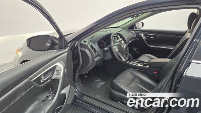 Nissan Altima 2017 — photo 10