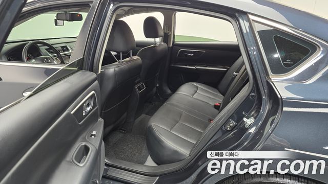 Nissan Altima 2017 — photo 11