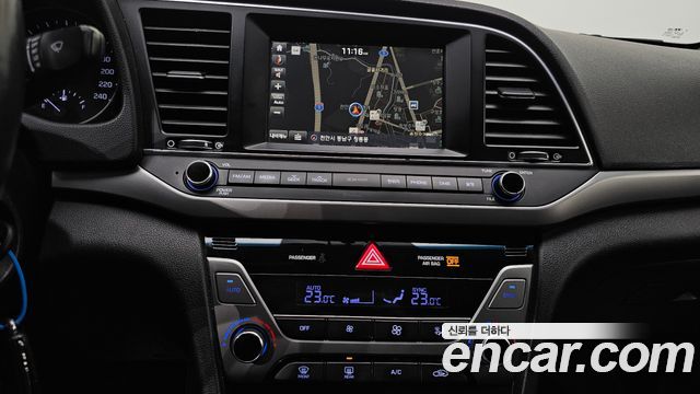 Hyundai AVANTE 2016 — photo 16