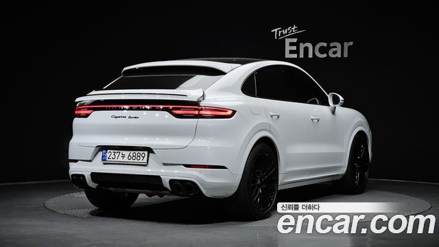 Porsche Cayenne 2021 — photo 2