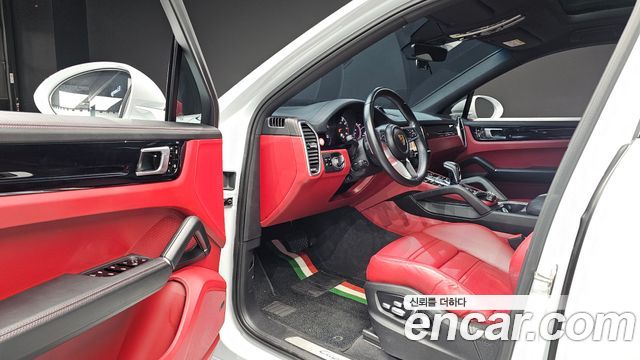 Porsche Cayenne 2021 — photo 13