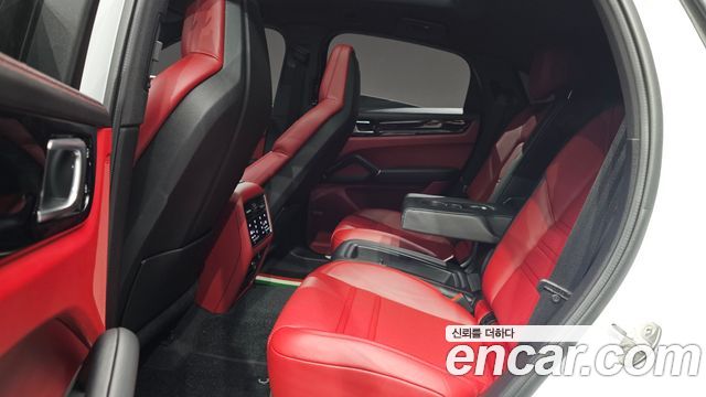 Porsche Cayenne 2021 — photo 18