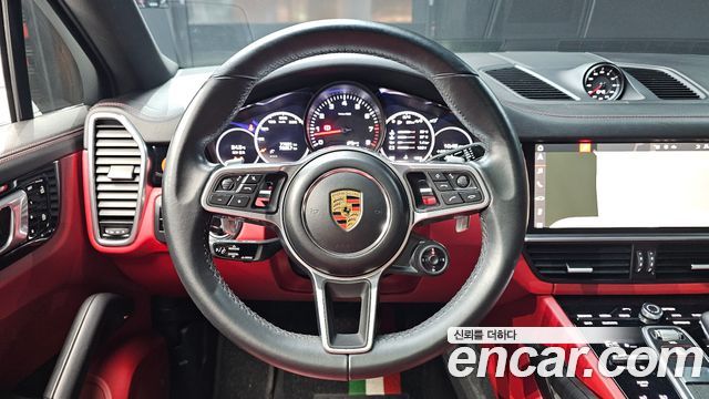 Porsche Cayenne 2021 — photo 19