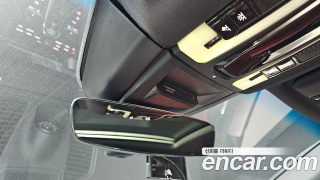 Porsche Cayenne 2021 — photo 25