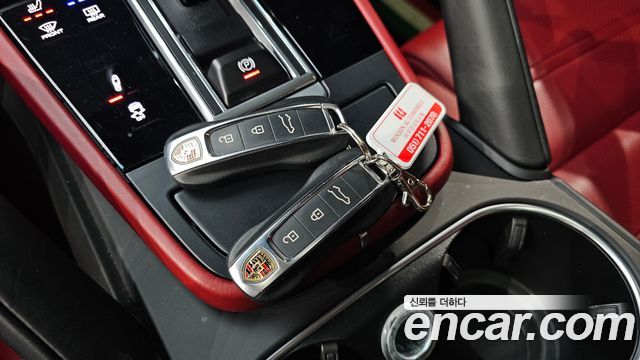 Porsche Cayenne 2021 — photo 26