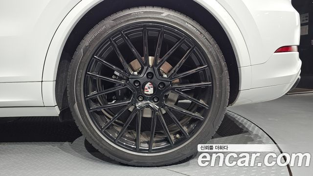 Porsche Cayenne 2021 — photo 7