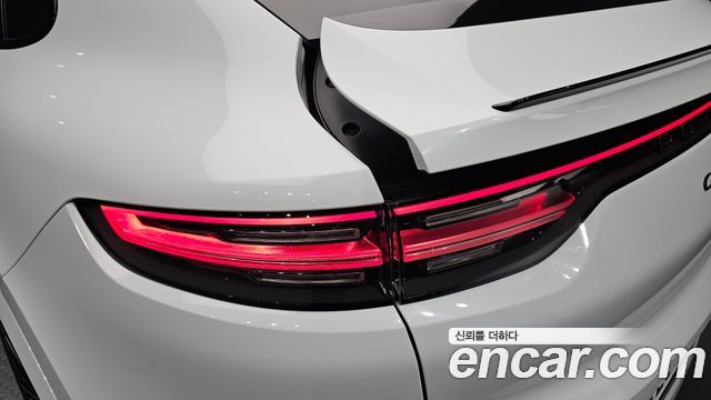 Porsche Cayenne 2021 — photo 9