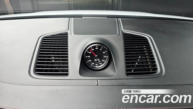 Porsche Cayenne 2021 — photo 27