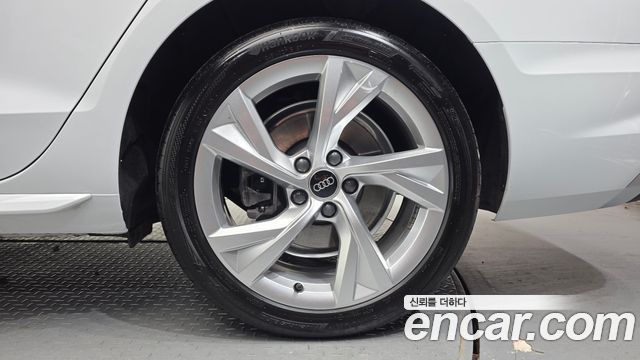 Audi A4 2022 — photo 7