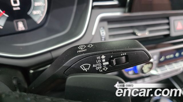 Audi A4 2022 — photo 28