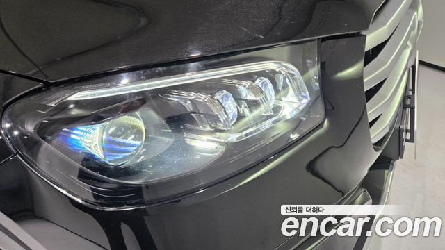 Mercedes-Benz GLS-Class 2025 — photo 12