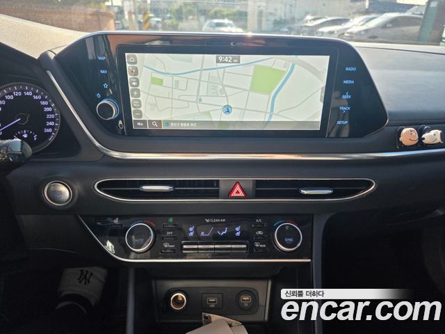 Hyundai Sonata 2022 — photo 13