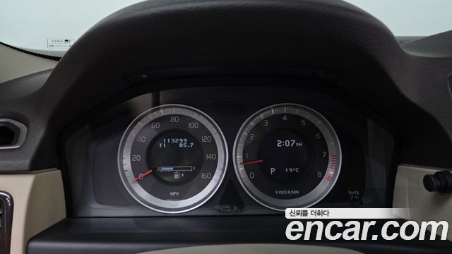 Volvo XC70 2012 — photo 8