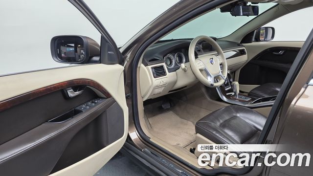 Volvo XC70 2012 — photo 10